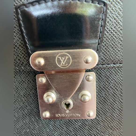 Louis Vuitton Robusto Taiga Leather Unisex Briefcase/Document/Laptop Bag - Picture 2 of 15